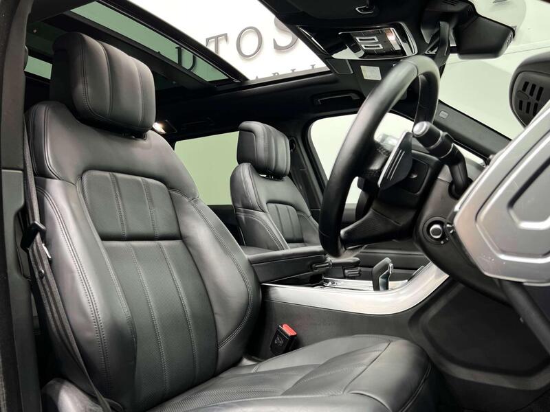 Land Rover Range Rover Sport view 2