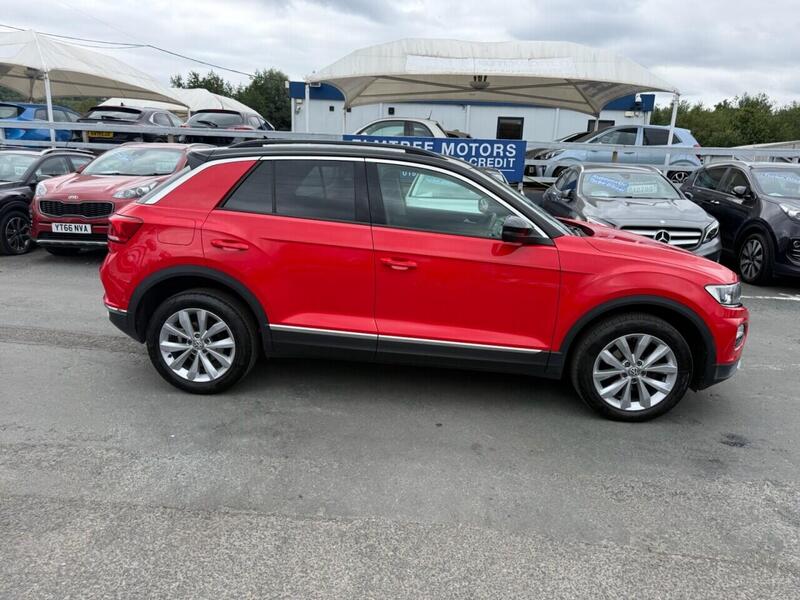 Volkswagen T-Roc view 4