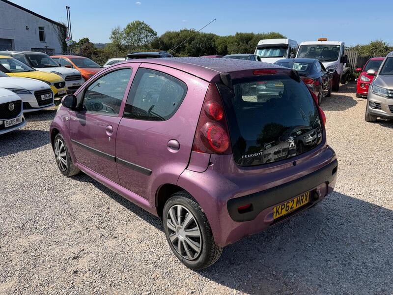 Peugeot 107 view 7