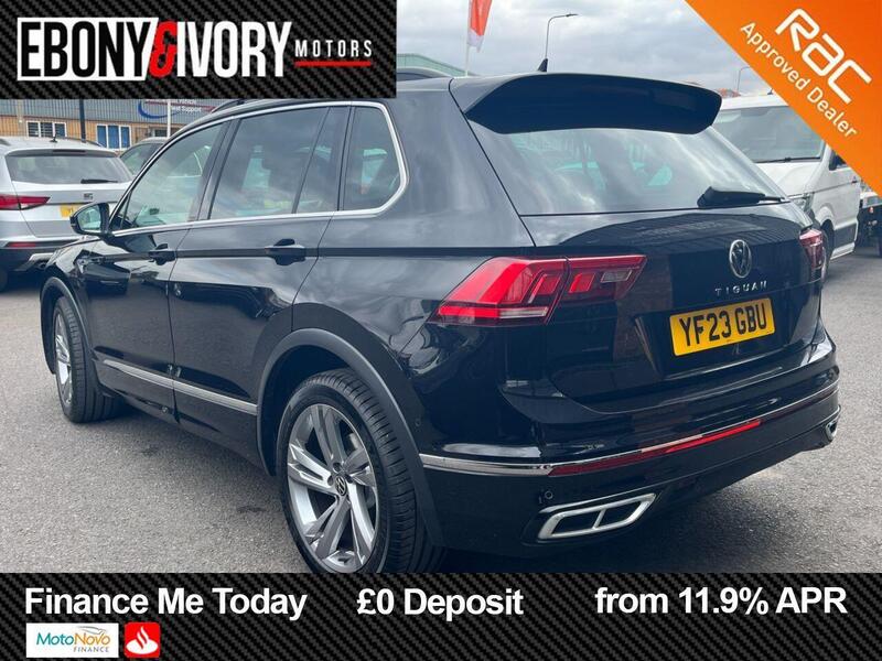 Volkswagen Tiguan view 3