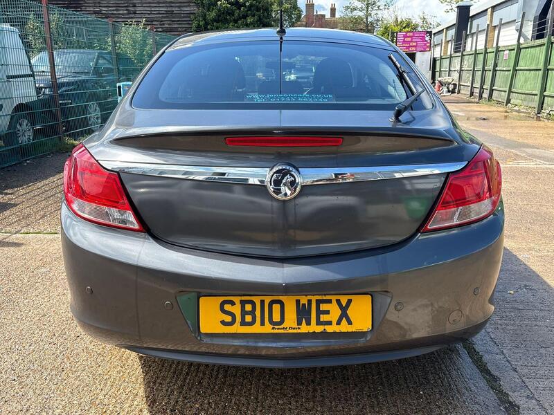 Vauxhall Insignia view 4