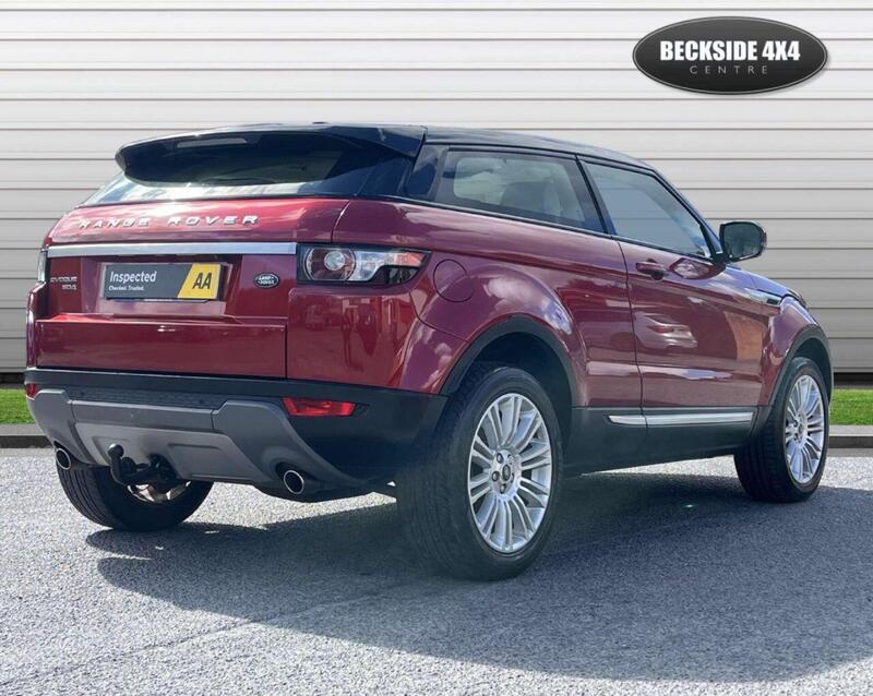 Land Rover Range Rover Evoque view 3