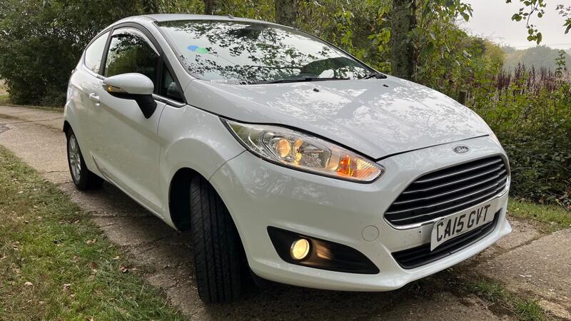 2015 Ford Fiesta — photo 14