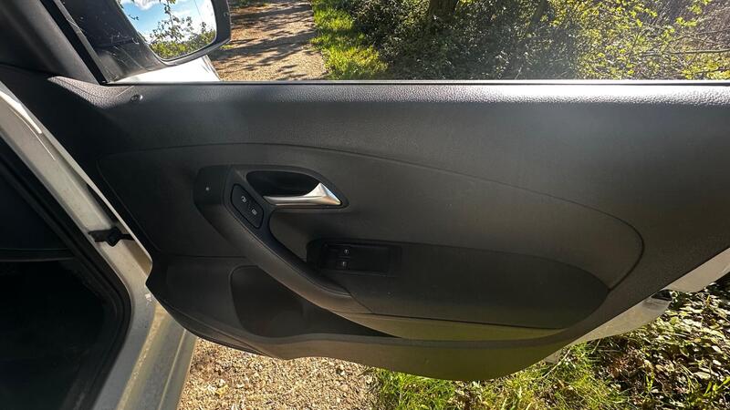 2014 Volkswagen Polo — photo 9