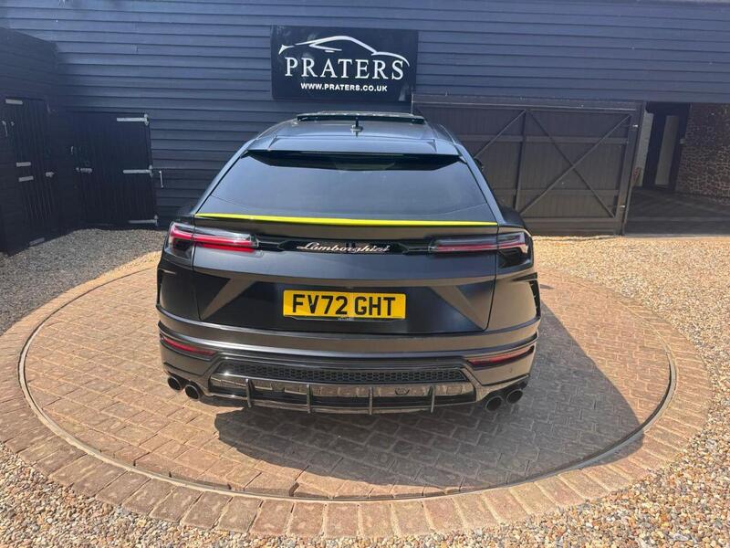 Lamborghini Urus view 6