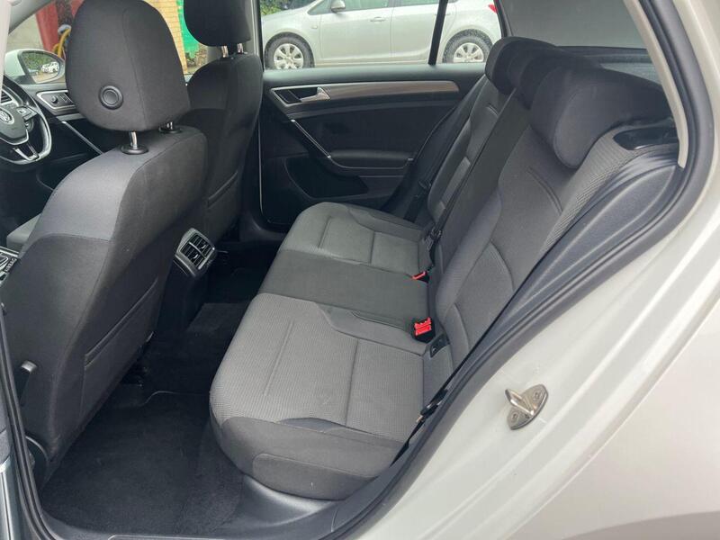 Volkswagen Golf view 13