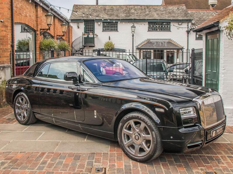 Rolls-Royce Phantom view 4