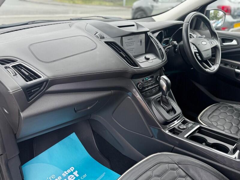 Ford Kuga view 3