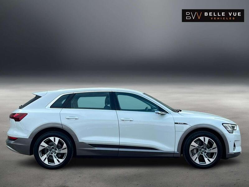 Audi Audi e-tron view 2