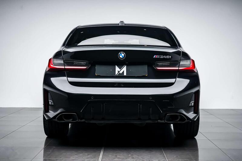 BMW 3 Series view 4