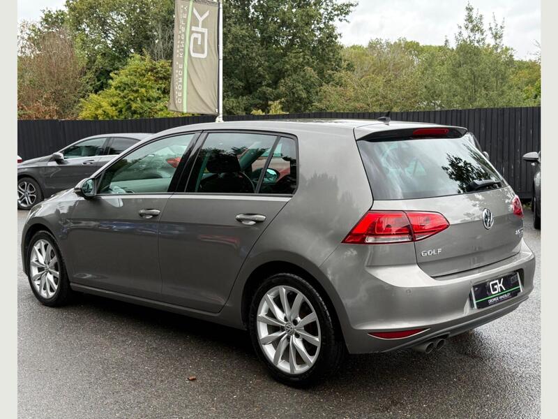 Volkswagen Golf view 2