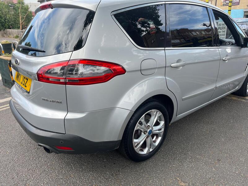 Ford S-Max view 4