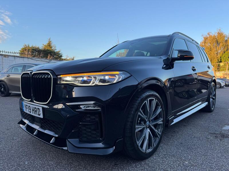 BMW X7 view 2