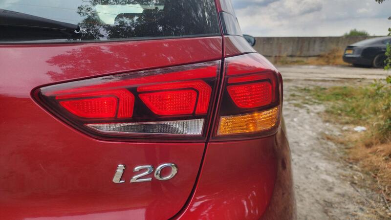 2015 Hyundai i20 — photo 12