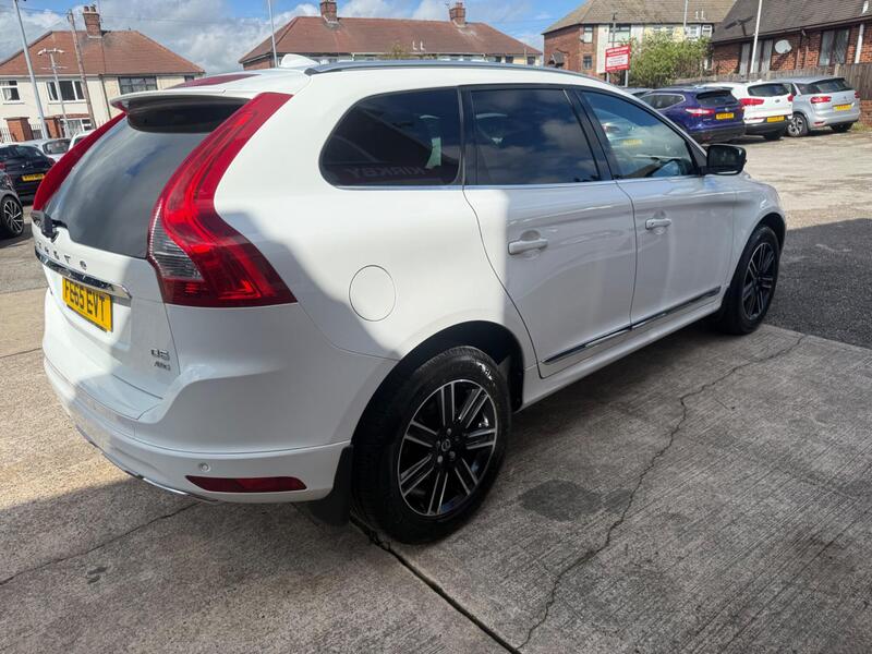 Volvo XC60 view 3