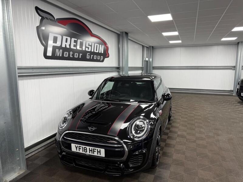Mini Hatch view 5