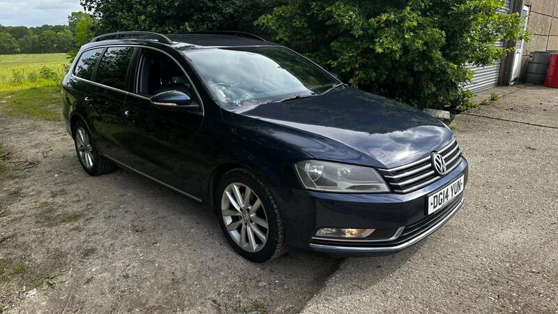 2014 Volkswagen Passat 2.0 TDI BlueMotion Tech Executive DSG Euro 5 (s/s) 5dr for sale at IHK Enterprise West Sussex