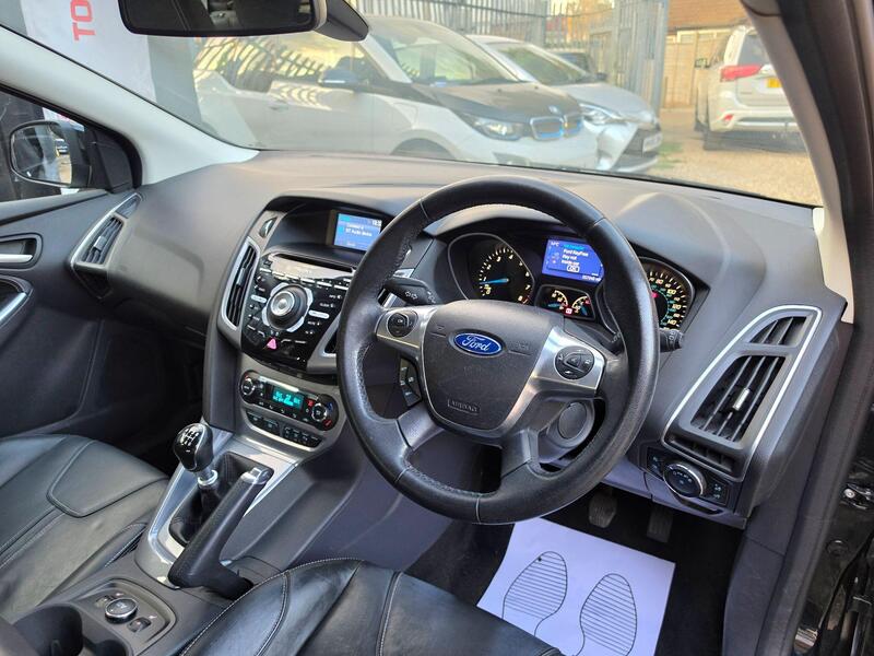 Ford Focus 1.6T EcoBoost Titanium X Euro 5 (s/s) 5dr thumbnail 27
