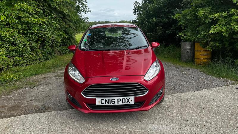 2016 Ford Fiesta — photo 2