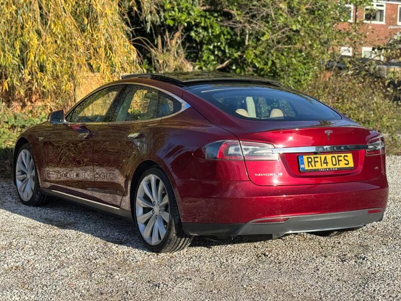 Tesla Model S view 6