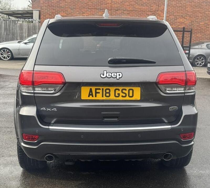 Jeep Grand Cherokee view 4