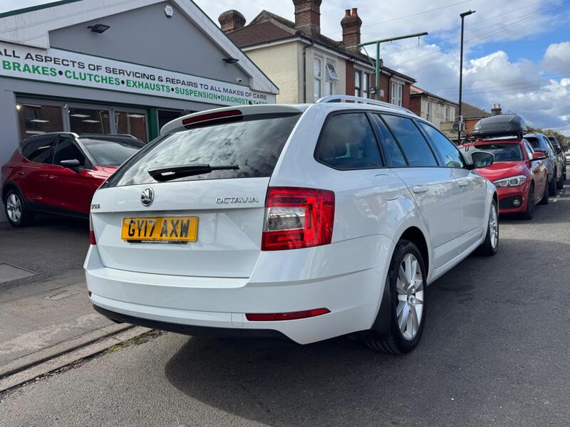 Skoda Octavia view 7