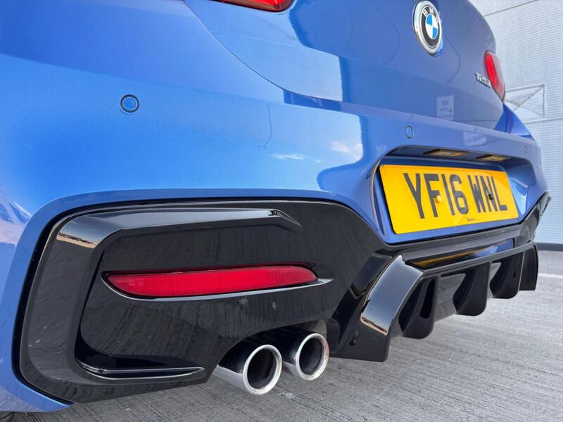 BMW 1 Series view 3