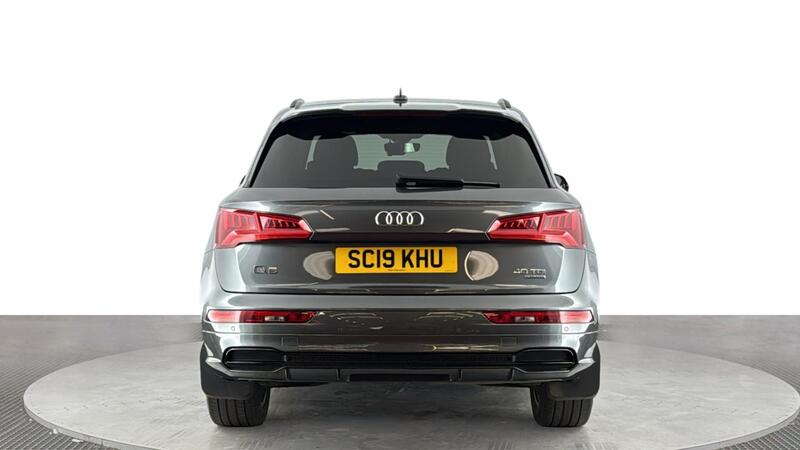 Audi Q5 view 5
