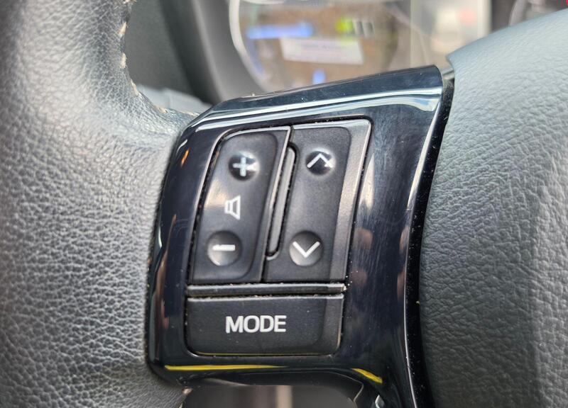 Toyota Yaris 1.5 VVT-h Design E-CVT Euro 6 (s/s) 5dr thumbnail 28