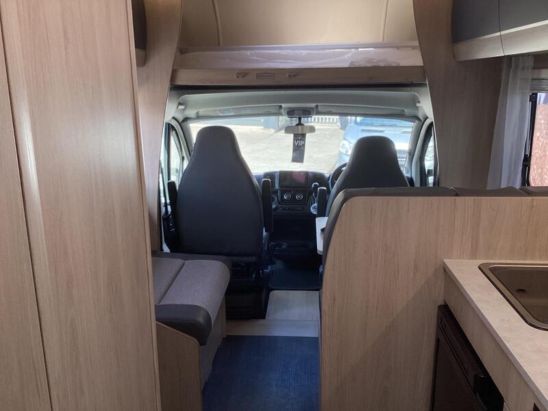 Auto-Trail Expedition C71 — image 24