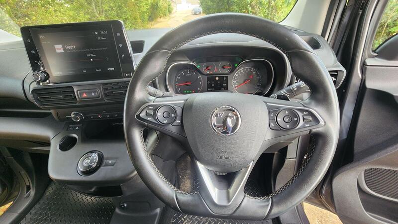 2019 Vauxhall Combo Life — photo 32