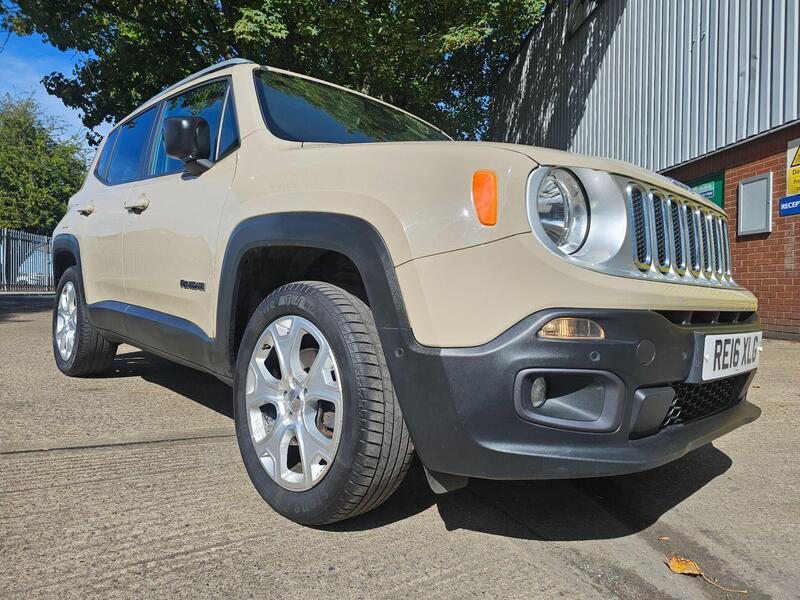 Jeep Renegade view 5