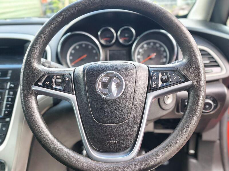 Vauxhall Astra view 3