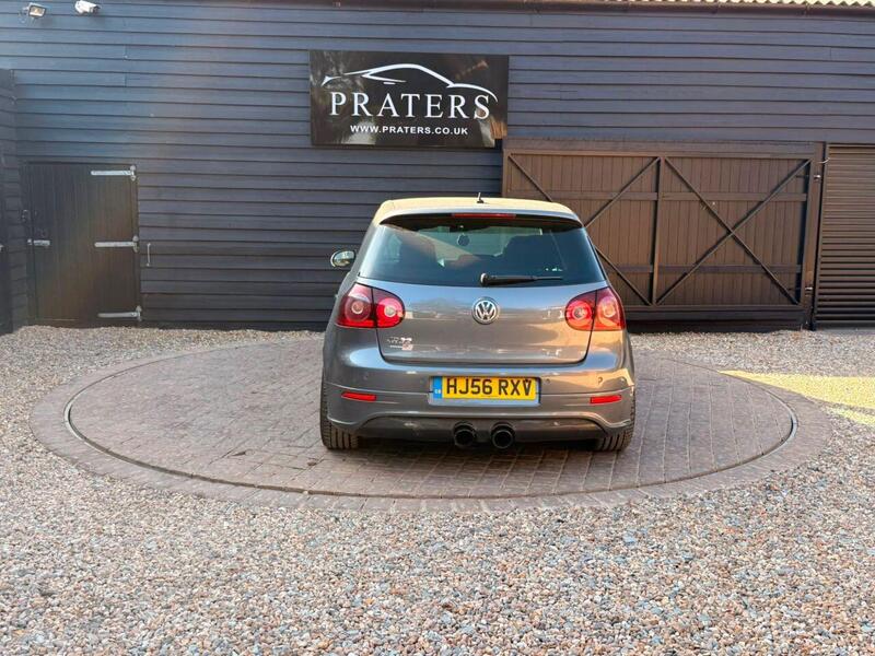 Volkswagen Golf view 3