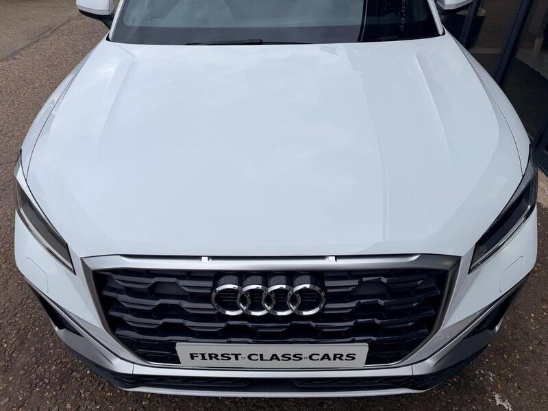 Audi Q2 view 7