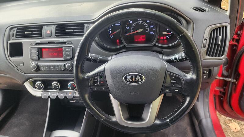 2013 Kia Rio — photo 24