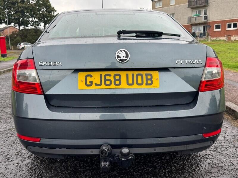 Skoda Octavia view 4