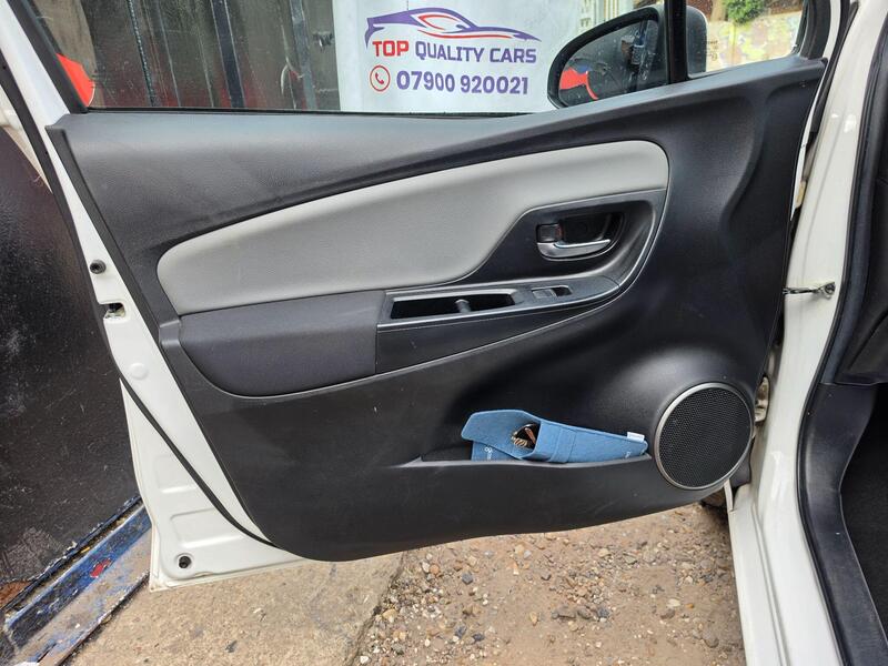 Toyota Yaris 1.33 Dual VVT-i Icon Euro 5 5dr Euro 5 thumbnail 20
