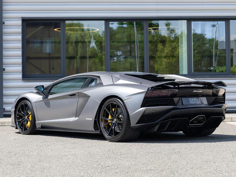 Lamborghini Aventador view 5