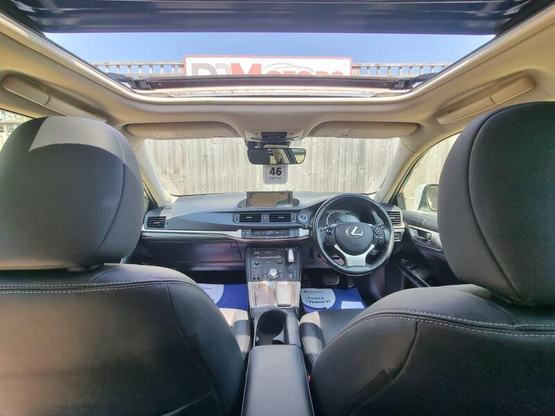 Lexus CT view 5