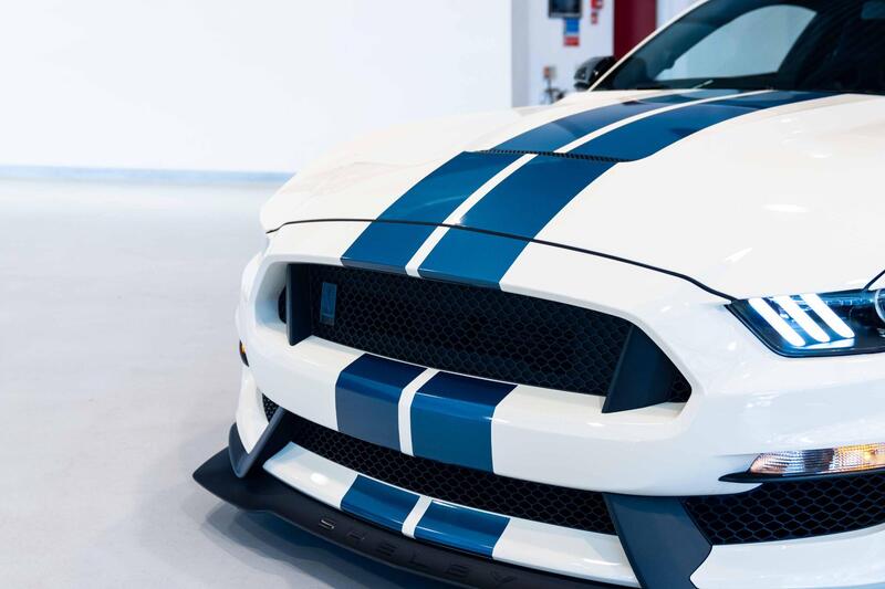 Ford Mustang view 3