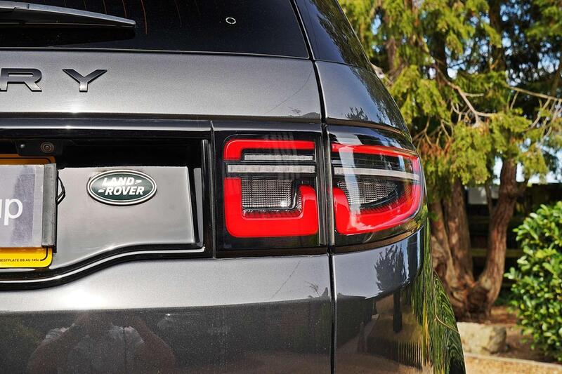Land Rover Discovery Sport view 5
