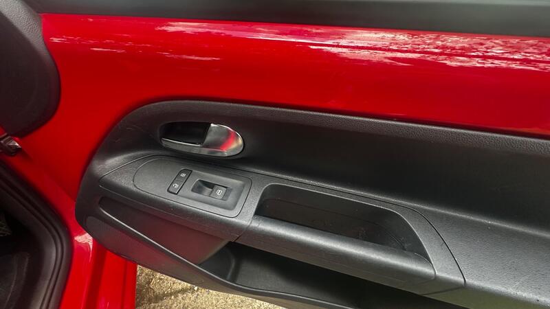 2013 Volkswagen up! — photo 11