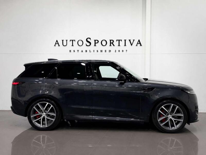 Land Rover Range Rover Sport view 3