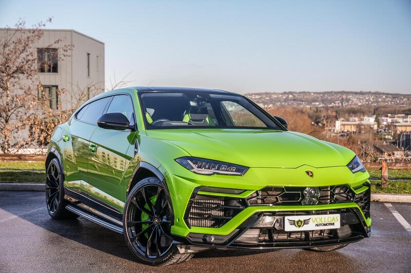 Lamborghini Urus view 4