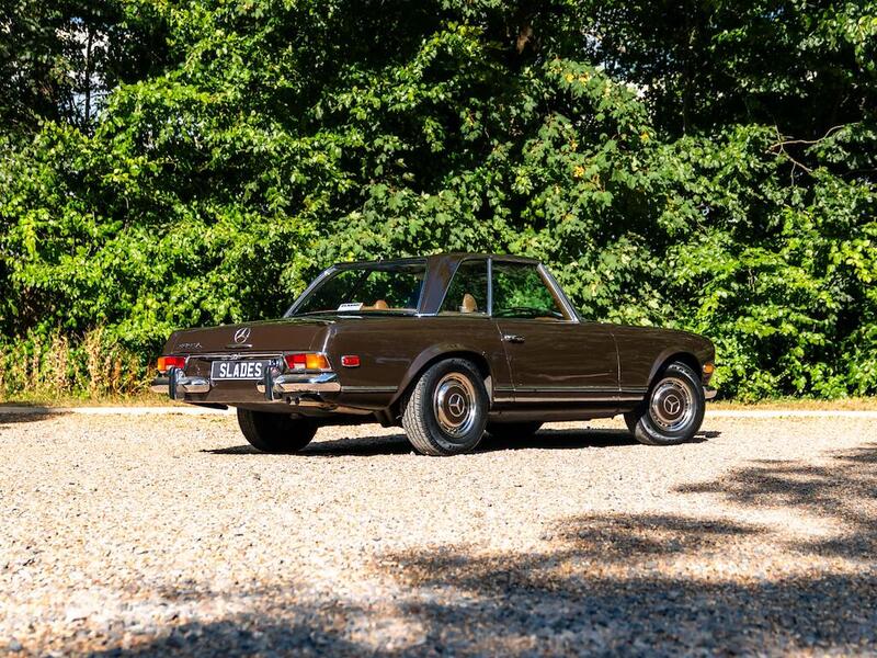 Mercedes-Benz 280 SL view 3