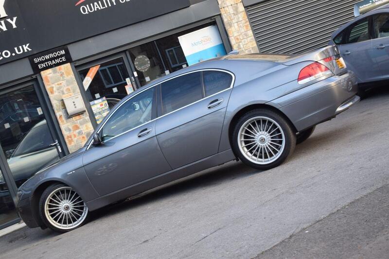 BMW 7 Series view 6