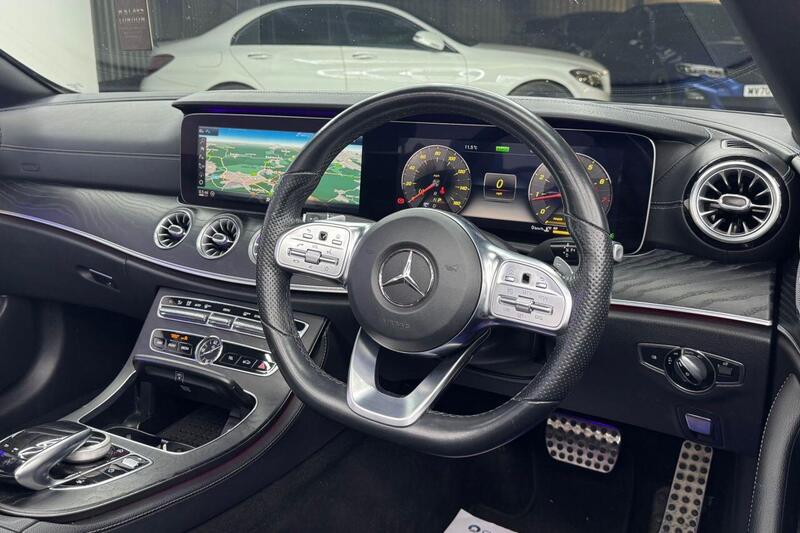 Mercedes-Benz E-Class view 3