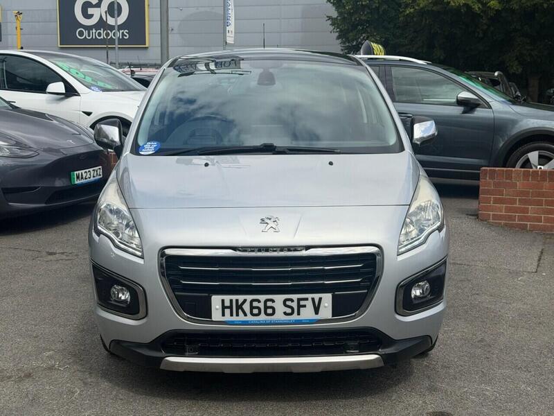 Peugeot 3008 view 2