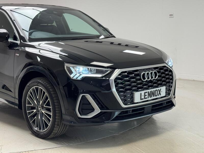 Audi Q3 view 5